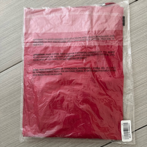 Women's 🫐 Red White Trim 3/4 Sleeves Top - Picture 4 of 5